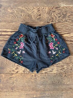 SHEIN Black High-Waist Shorts with Floral Embroidery